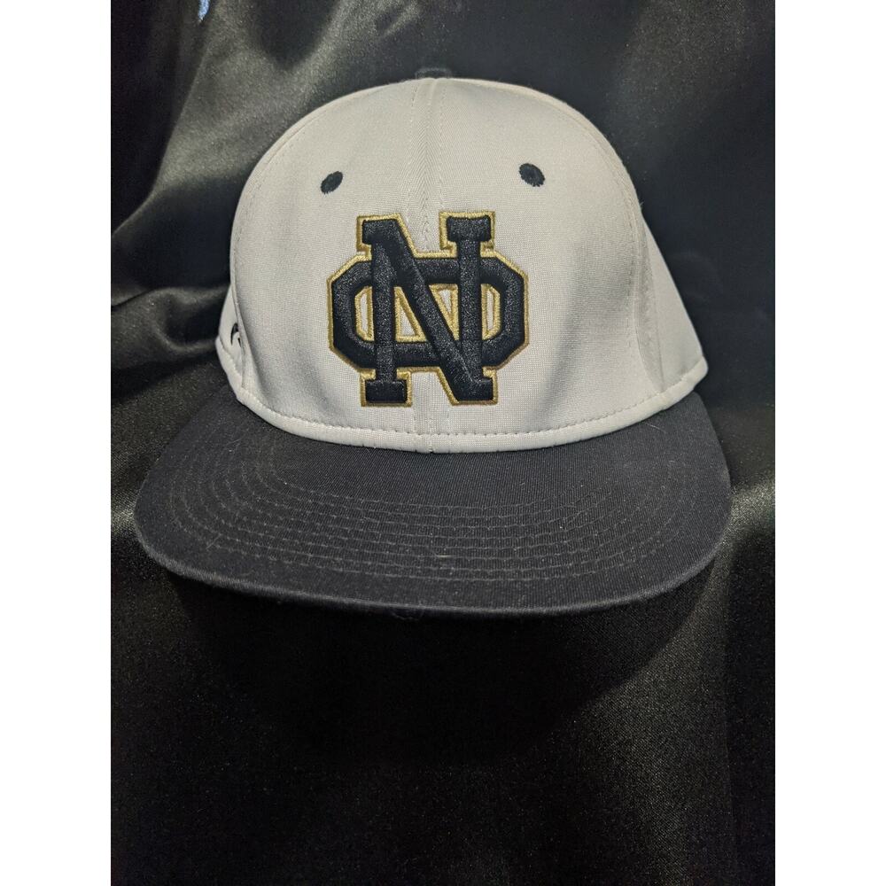 University Of Notre Dame Baseball Hat Cap Sz 7 1/4-7 3/8 or Large White & Black
